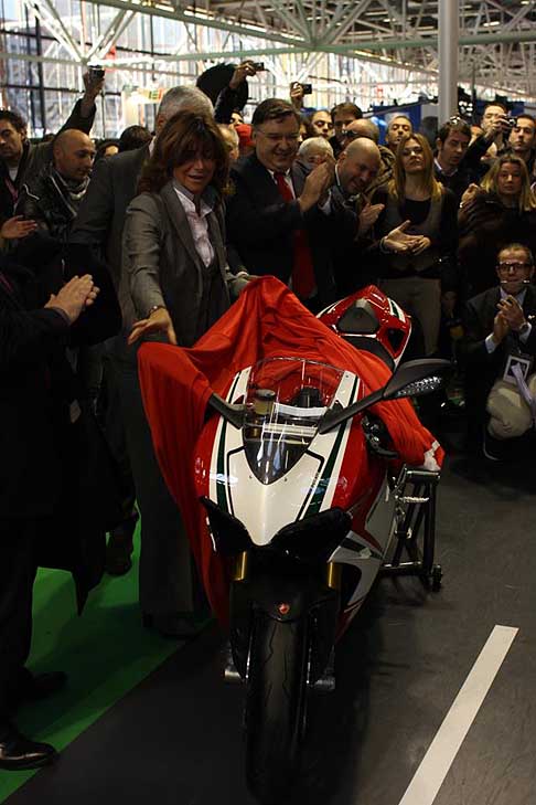 Ducati - Nuova moto Ducati 1199 Panigale scoperta al Bologna Motor Show 2011