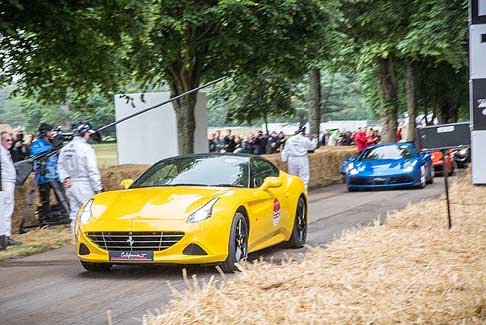 Ferrari - Ferrari California T nel circuito di Goodwood 2017