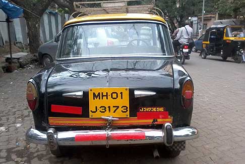 Fiat - Fiat Premier Padmini Taxi a Mumbai in India fotografata da Omkar Nalavade per Automania.it