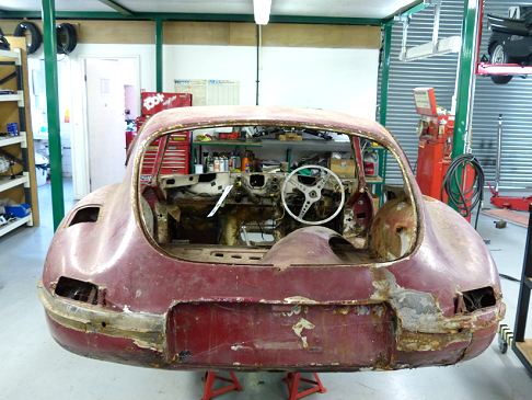 Jaguar - Jaguar E-Type Chassis 15 ritrovamento auto storica telaio 860015