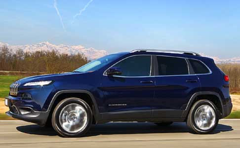 Jeep - Jeep Cherokee Limited MY 2014 su strada vista laterale