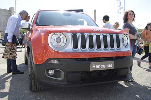 Jeep - Jeep Renegade Limited suv di piccole dimensioni alla Fiera del Levante di Bari