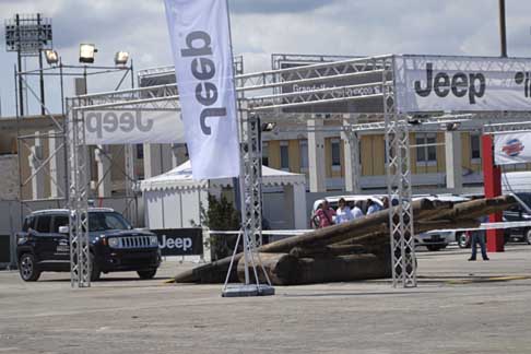 Jeep - Jeep Renegade in anteprima italiana alla 78^ Fiera del Levante di Bari