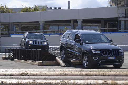 Jeep - Jeep Cherokee e la nuova Jeep Renegade al secondo ostacolo alla Fiera del Levante