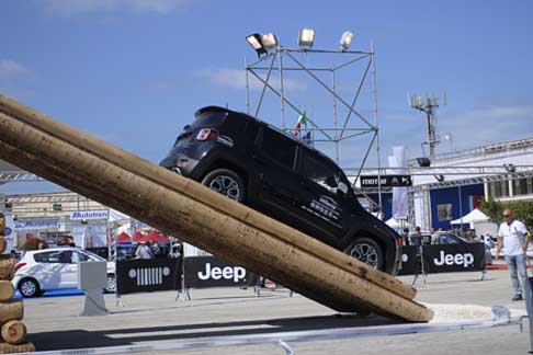 Jeep - Jeep Renegade il lancio commerciale ufficiale di questo fuoristrada made in Melfi  previsto per il 24 di Settembre 2014