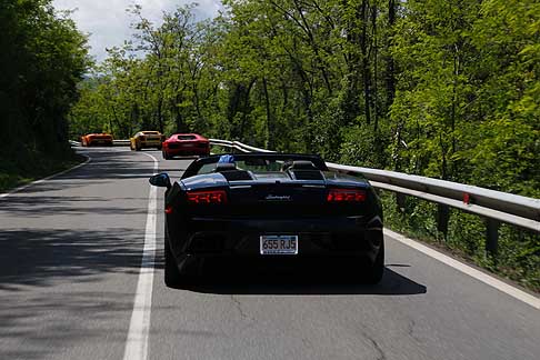 Grand Tour Lamborghini - Lamborghini per il 50esimo anniverario la sfilata di bolidi sulle strade italiane