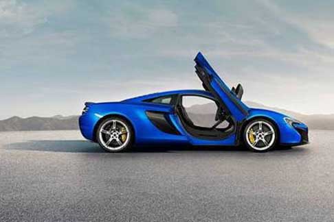 McLaren - McLaren 650S con portiere che si aprono verso lalto