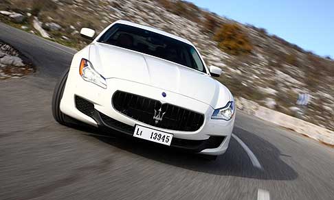 Maserati - Maserati Quattroporte edizione 2013 calandra della berlina di lusso