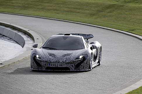 McLaren - McLaren P1 Concept guidata da Jenson Button