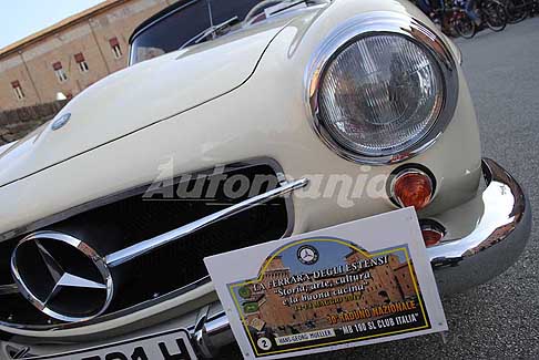 La Ferrara degli Etensi - Mercedes-Benz 190 SL equipaggio tedesco Hans-Georg Mueller al 30 Raduno Nazionale Mercedes a Ferrara