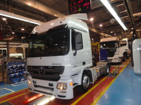 Daimler - Camion Mercedes-Benz Actros e Mercede Aksaray truks possibile accordo tra Daimler e Iveco