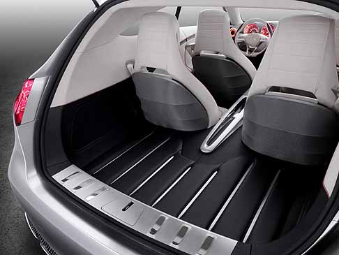 Mercedes-Benz - Mercedes Concept Classe A spazio bagagliaio