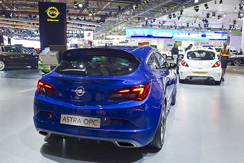 Opel - Opel Astra OPC e l'utilitaria Opel Corsa OPC al MIAS 2012 il Salone dell'Auto Russo