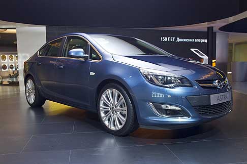 Opel - Anteprima mondiale della New Astra Sedan al MIAS Moscow International Automobile Salon 2012