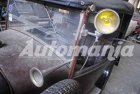 Scoperte Auto da sogno - Peugeot 172 R - 1927 detaglio faro e clacson d´epoca a soffietto da palla
