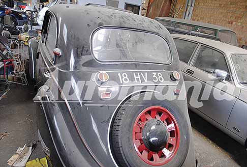 Scoperte Auto da sogno - Peugeot 202 del 1939 postriore macchina d'epoca scoperta in un capannone