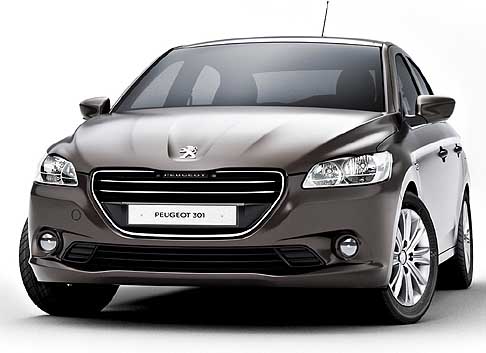 Peugeot - Peugeot 301 2013 la calandra anteriore richiama quella della Peugeot 208, mentre i gruppi ottici sono in pieno stile della casa del leone