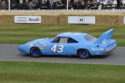 Cronoscalata di auto storiche - Plymouth Superbird at the Goodwood Festival of Speed 2015