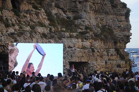 Cliff Diving a Polignano - Premiata al secondo posto femminile Ginger Leigh Huber al Red Bull Cliff Diving World Series 2015 a Polignano