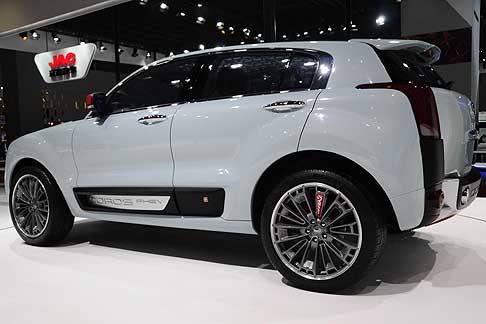 Sfida tra SUV Concept:: Qoros e Haval - Qoros Phev 2 Concept fiancata laterale con un design particolarmente rivolto ai giovani