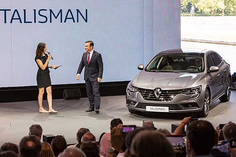 Renault - Renault Talisman dotato di sistema Multi-Sense consente al pilota di regolare il comportamento di una lunga serie di parametri