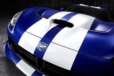SRT - SRT Viper GTS Launch Edition caratterizato dalla doppia striscia bianca e dal nuovo marchio Stryker