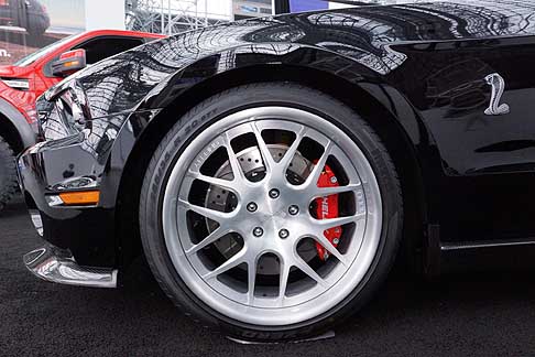 Shelby - Shelby 1000 dettaglio ruote con pneomatico Pirelli P-Zero