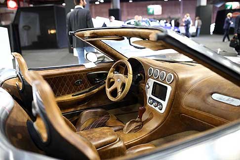 Ford - Shelby Series 2 MY 2018 interni vettura si puo' sceglie tra pelle e alcantara al Salone di Parigi 2018