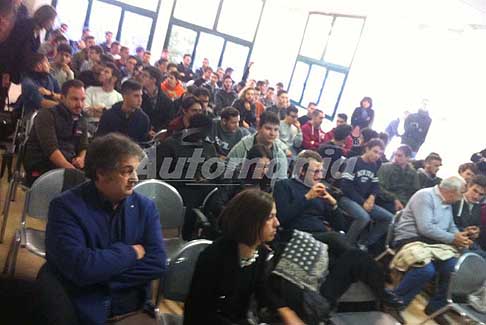 Conferenza Stampante 3D Isit Cento (Fe) - Stampante 3D aula magna gremita di studenti lISIT Bassi Burgatti di Cento (Ferrara)