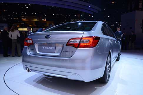 Subaru - Subaru Legacy MY 2015 posteriore al Chicago Auto Show 2014