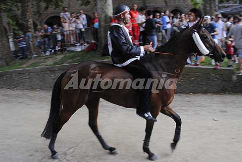 Corsa di Cavalli - Tremendo vince con il cavallo Preziosa Penelope il Palio di Ferrara 2018