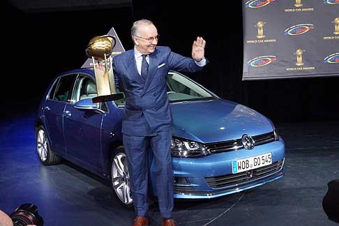 Volkswagen Golf - Volkswagen Golf vince il World Car of The Year al New York Auto Show 2013
