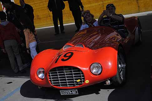 Auto depoca - Macchine biposto storica che ha gareggiato alla corsa di regolarit del Gran Premio di Bari 2010 tragata Milano