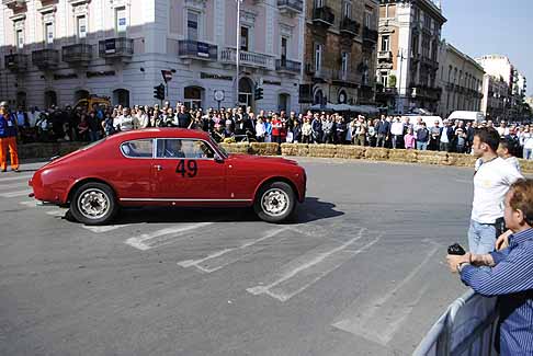 Macchina storica - Macchina depoca che gareggia nella gara di regolarit al Gran Prix di Bari