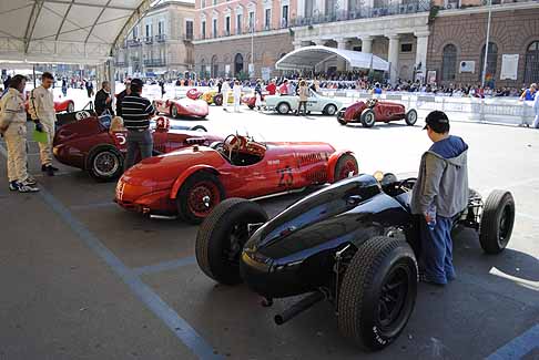 Macchina storica - Panoramica auto d'epoca nell'area paddock al Gran Premio di Bari