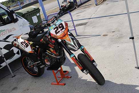 Preparativi Donne e Motori 2011 - Moto KTM racing corse