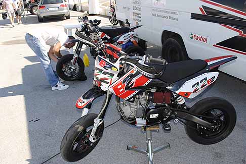 Preparativi Donne e Motori 2011 - Utili ritochi sula moto prima di scendere in pista