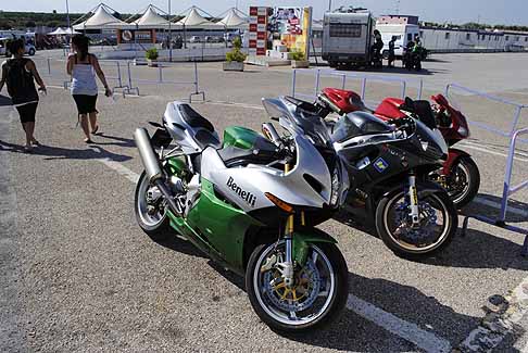 Preparativi Donne e Motori 2011 - Moto Benelli allAutodromo del Levante di Binetto
