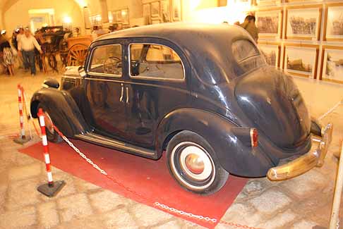 Fiat - Vettura storica della Fiat all'inetno della Distilleria Cassano a Gioia del Colle