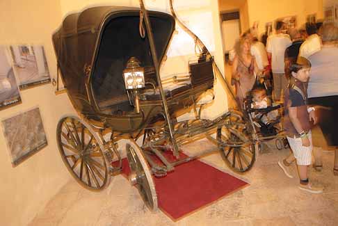 Ferragosto - Carrozza a quattro ruote con copertura