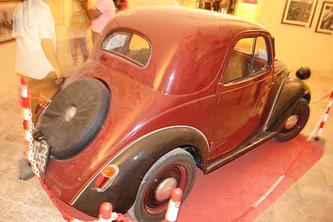 Ferragosto - Fiat storica con ruota di scorta esterna