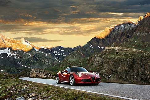 Alfa Romeo - Prestazioni elevate, aerodinamica curata e un design che raccoglie il DNA tipico della tradizione Alfa Romeo, sintetizzano la nuova vettura, che va ad arricchire una gamma gi interessantissima per il mercato auto. 