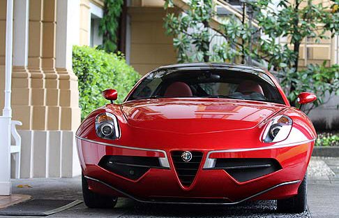 Alfa Romeo - Nellultima edizione, dove la Bugatti Type 57 SC Atlantic ha ottenuto ben due allori, vincendo sia il Trofeo BMW Group che la Coppa dOro Villa dEste, assegnata da un referendum pubblico, trova spazio anche la creativit italiana. 