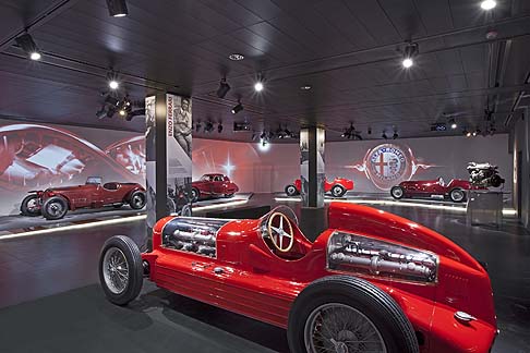 Alfa Romeo - In occasione dei festeggiamenti per i suoi 105 anni di storia, Alfa Romeo inaugura il Museo storico di Arese, denominato La macchina del tempo dove  possibile seguire tutte le tappe pi importanti di questo brand.