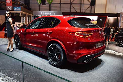 Alfa Romeo - Suv Alfa Romeo Stelvio uno degli esemplari presentato a Salone di Ginevra  impreziosito da alcuni accessori Mopar