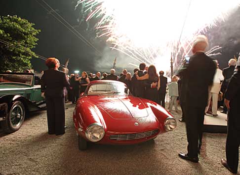 Alfa Romeo - Lauto  ispirata alle Alfa Romeo B.A.T. (Berlinetta Aerodinamica Tecnica), prototipi costruiti tra il 1953 e il 1955