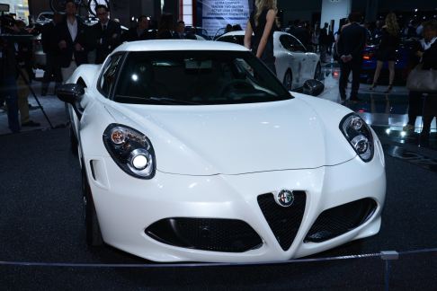 Alfa Romeo - Alfa Romeo 4C calandra debutta al Salone Internazionale di New York 2014