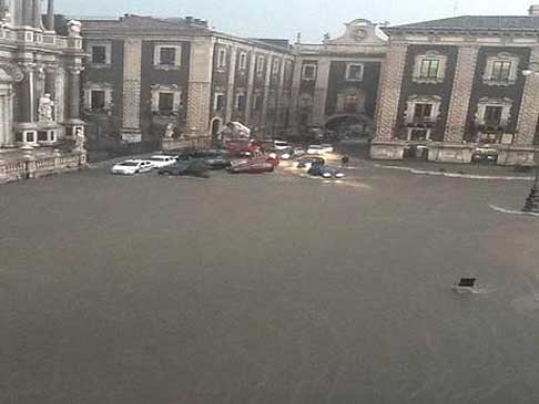 Nubifragio - Catania  stata devastata dallalluvione