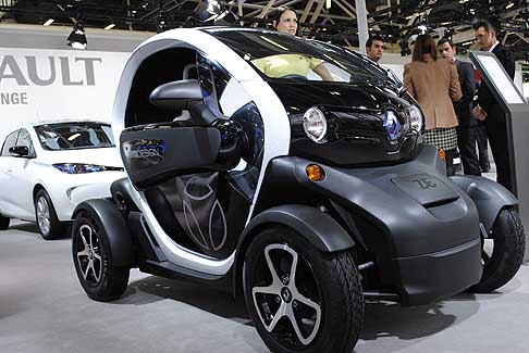 Bologna Motor Show - Auto elettrica Renault Twizy MOMODesign ZE (Zero Emission) edizione speciale, foto archivio 2012 by Automania. Annullato il Motor Show 2015 presso Bologna Fiere