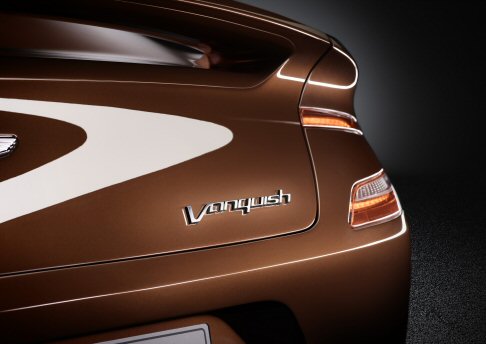 Aston Martin  - Maggiorata lievemente nelle dimensioni rispetto alla DBS, la Aston Martin Vanquish pu essere ordinata in due configurazioni a 2 posti o 2+2. 